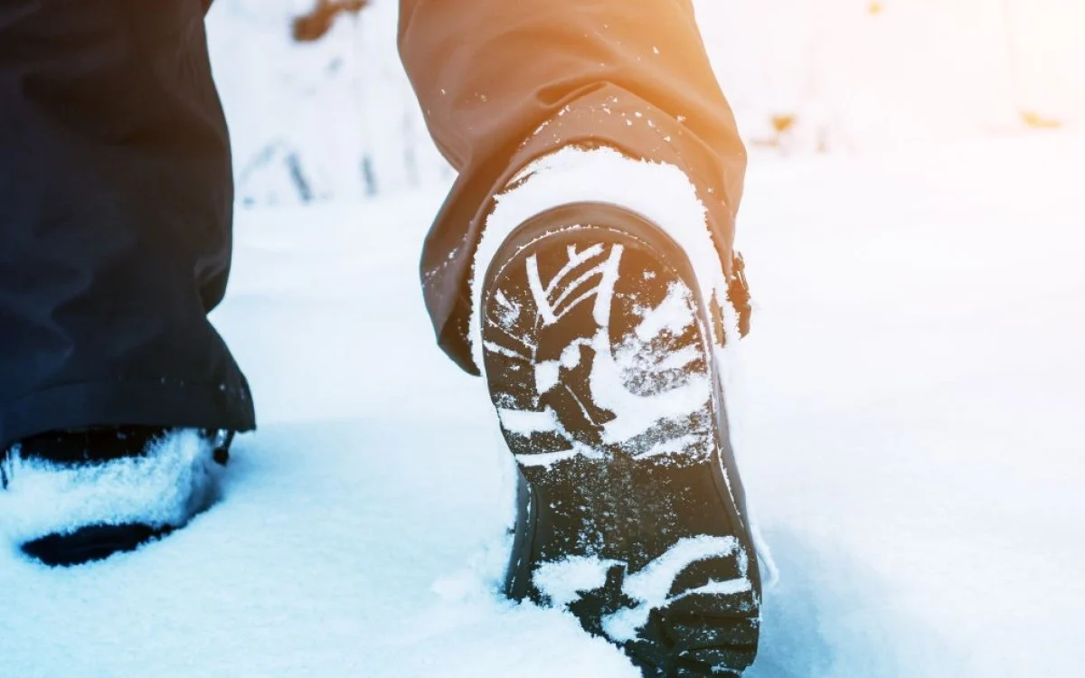18 Best Winter Shoes for Men to Stay Warm and Comfortable